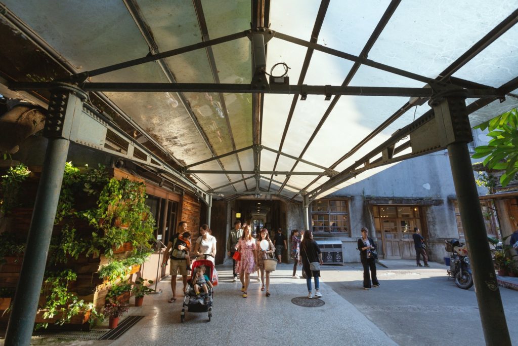 台北好去處 台北野餐地點 台北野餐 草地野餐 台北郊遊 台北郊外 野餐活動 野餐地點 華山 野餐 圓山 野餐 內湖 野餐 台北假日去處