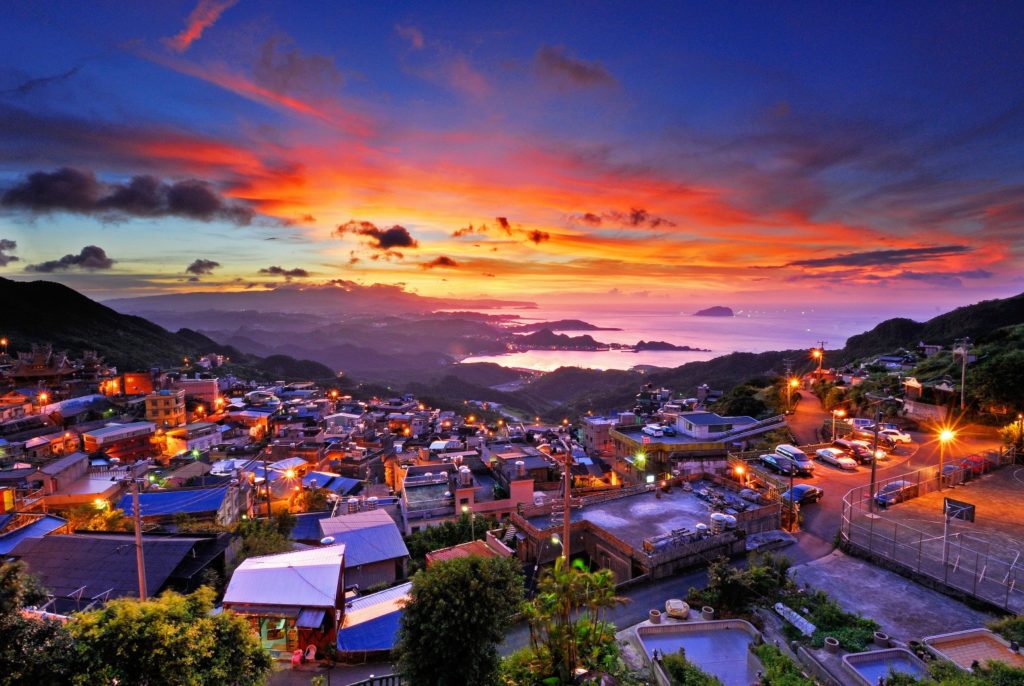 南雅奇岩 台灣好行 黃金福隆線 東北角一日遊 東北角景點 東北角海岸 東北角秘境 福隆海水浴場 黃金瀑布 鼻頭角步道 龍洞
