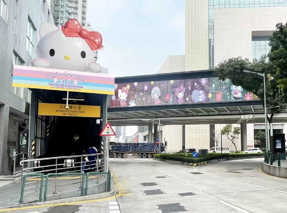 Sanrio夢幻花園 - hello kitty 充氣裝飾