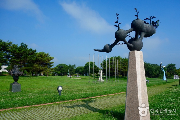 忠州中央塔公園 중앙탑공원 愛的迫降取景地 愛的迫降拍攝地 玄彬 孫藝珍 尹世莉 李正赫