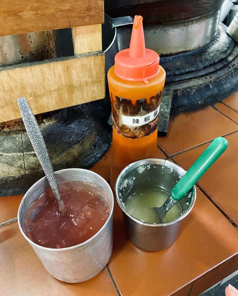 袁家筒仔米糕排骨酥