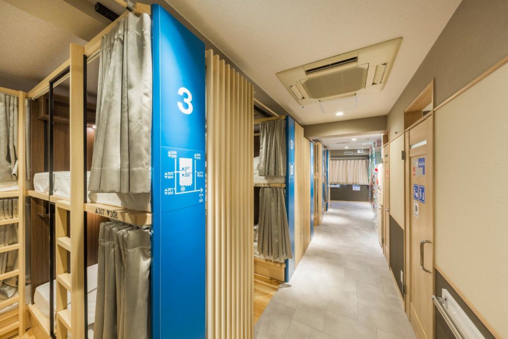 東京住宿 東京膠囊旅館 窮遊東京 獨遊東京 東京自由行 淺草膠囊旅館：淺草橋 EAST 57 青年旅館