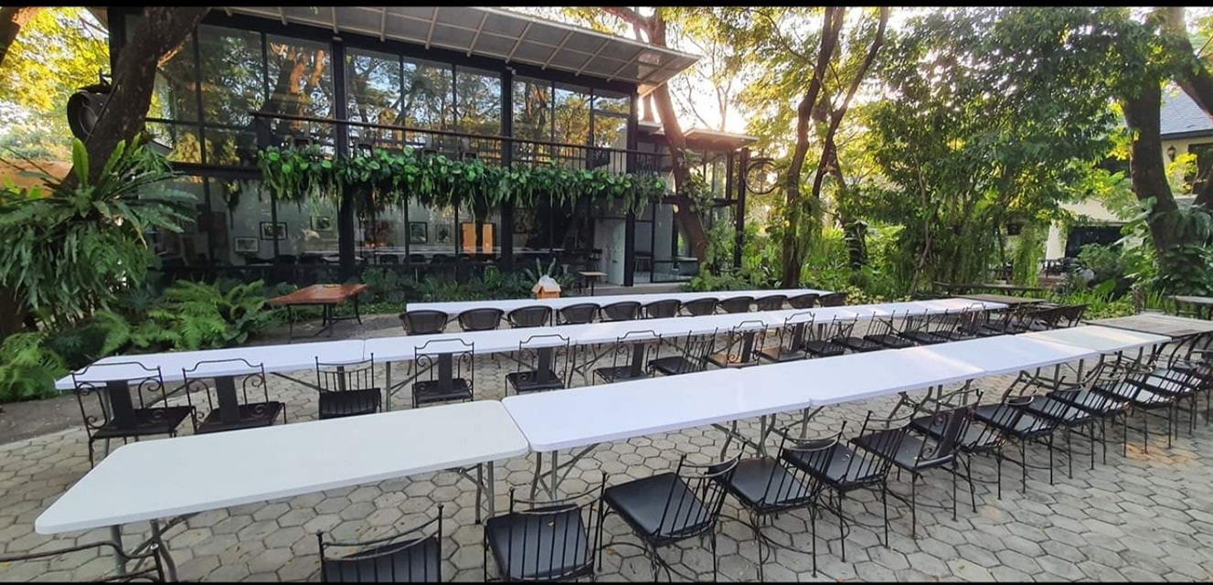 Much Room Cafe