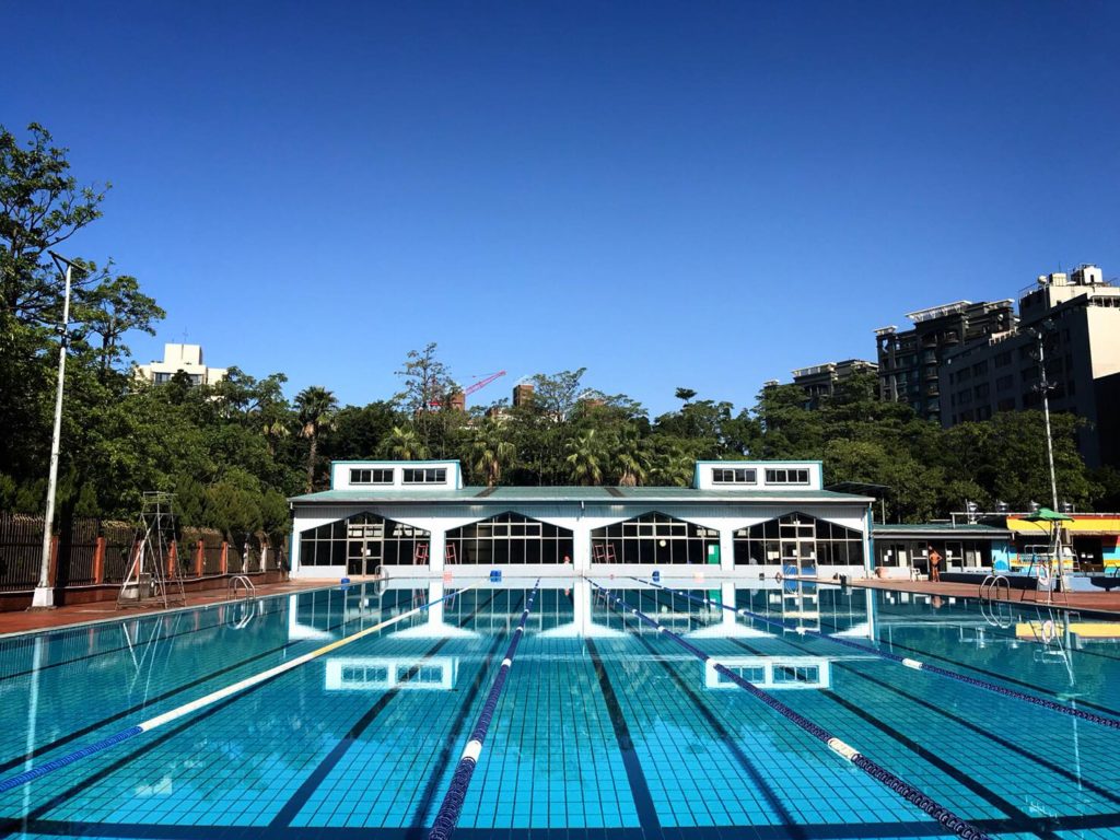 台灣泳池 台北泳池 台灣網紅泳池 運博前港公園游泳池