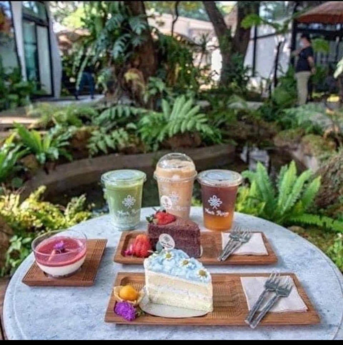 Much Room Cafe