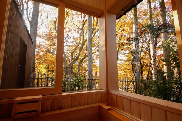 私人風呂也可以看到紅葉美景｜有馬溫泉SPA TERRACE 紫翠（Shisui｜スパ テラス 紫翠）有馬溫泉 有馬溫泉旅館 有馬溫泉酒店 有馬溫泉飯店 有馬天然溫泉 Arima Onsen 有馬温泉