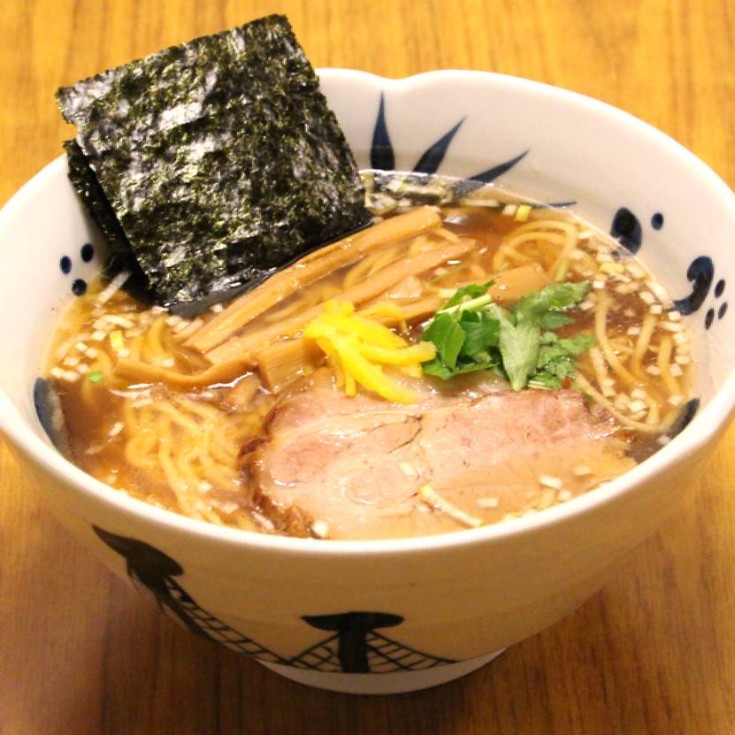 估佢唔到！菠蘿？年糕？檸檬？東京奇特拉麵三選！- 与ろゐ屋 醬油拉麵