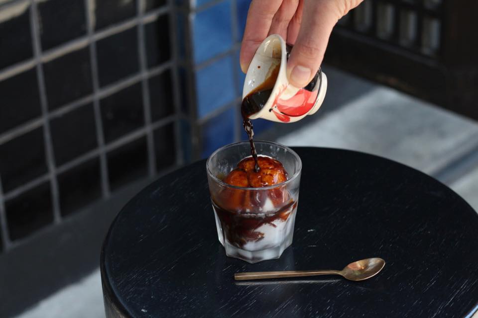 真真 JingJing Ice-cream Bar and Cafe 曼谷唐人街必吃美食推薦 前往曼谷的唐人街的交通方法可以搭BTS轉交通船往唐人街或搭MRT