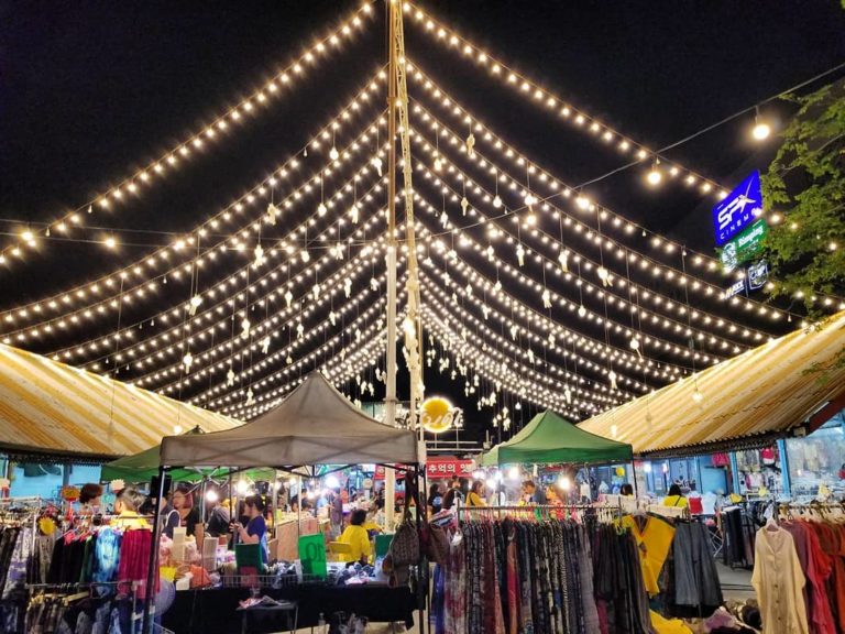 清邁夜市地圖2020必去清邁長康路夜市平日也營業時間包含Anusan Market、Chiang Mai Night Bazaar及Kalare Night Bazaar