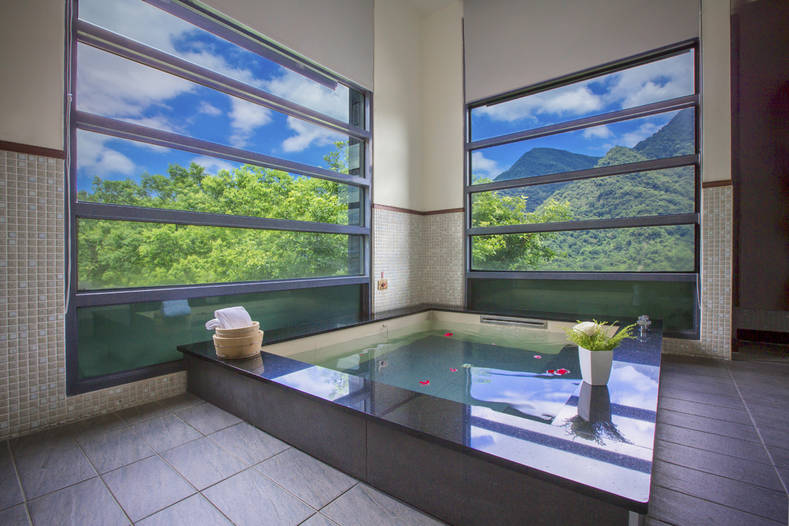 烏來一日遊 烏來溫泉 烏來溫泉住宿 烏來溫泉旅館 烏來溫泉民宿 烏來溫泉飯店