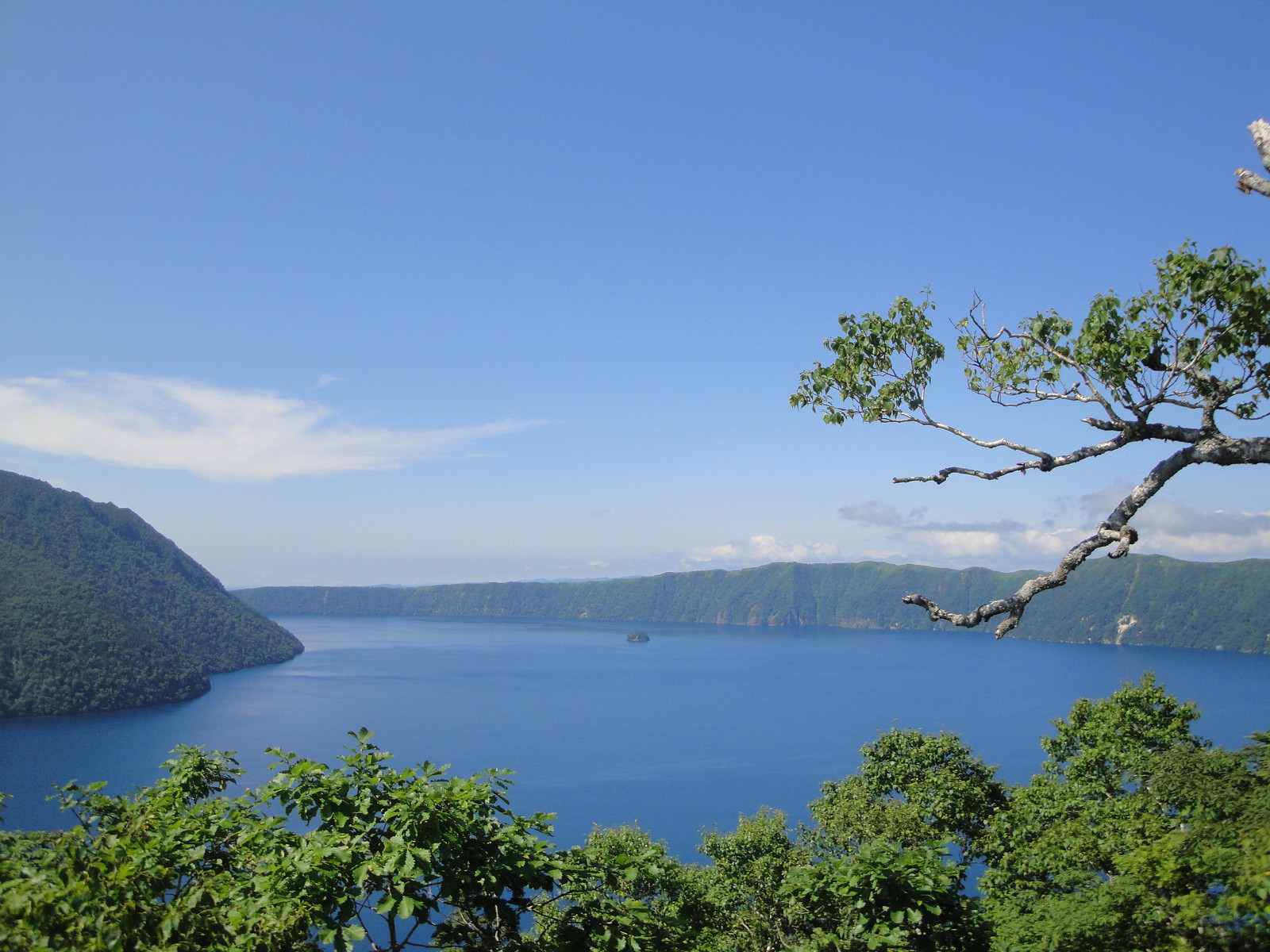 摩周湖裏摩周瞭望台｜北海道 Hokkaido 北海道自由行 北海道行程 北海道景點 北海道道東景點 北海道道東行程 道東三湖 阿寒湖 Lake Akan 摩周湖 Lake Mashu 屈斜路湖 Lake Kussharo