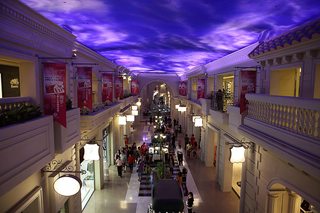 台灣Outlet 林口三井 禮客 義大世界 義大世界購物廣場 華泰名品城 Gloria Outlet 麗寶 OUTLET MALL LEECO禮客時尚館 OUTLET MALL