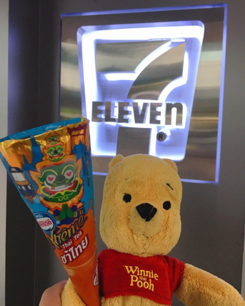 泰國7-11泰式奶茶冰淇淋 泰國7-11 泰國必買 泰國必吃 泰國便利店7-11必吃美食 泰國超商7-11必喝奶茶