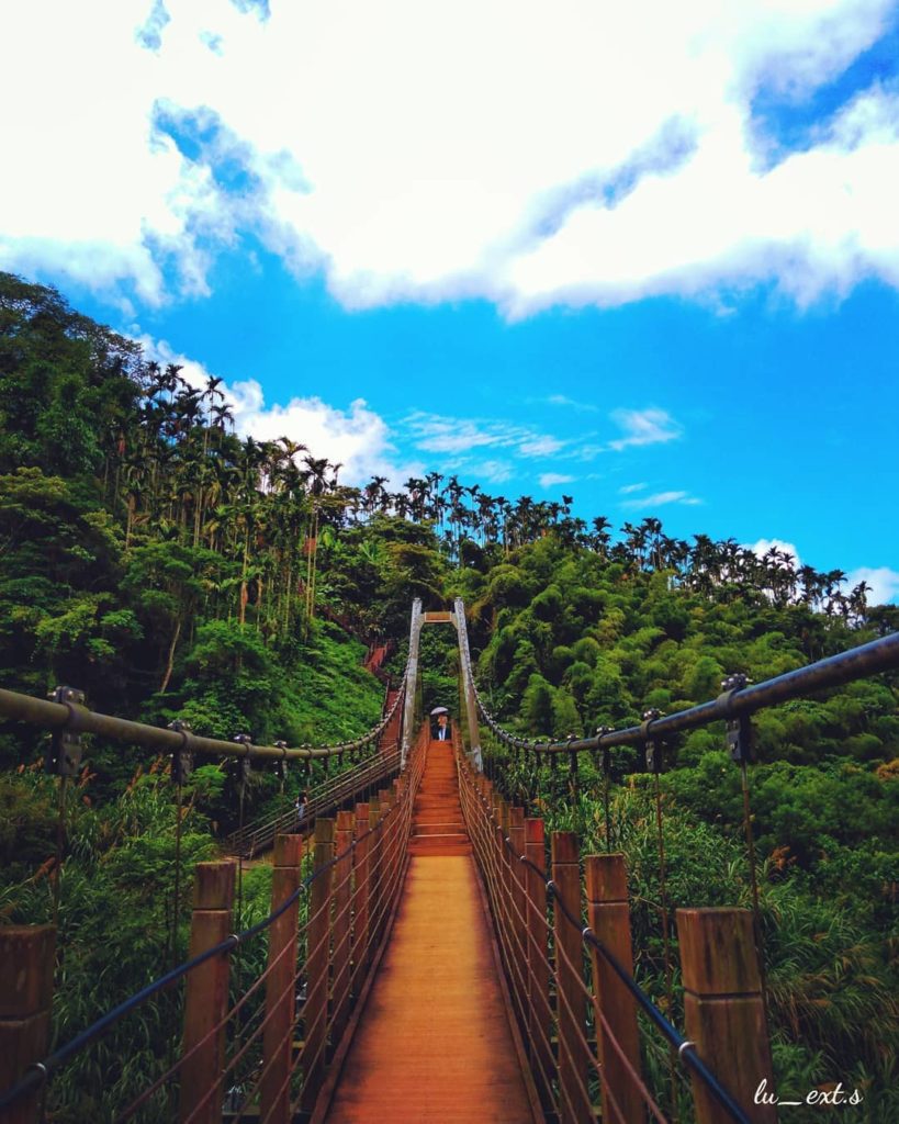 台中景點 古坑珍‧粉紅城堡 水漾森林敎堂 摩爾花園 打卡景點 澄霖沉香味道森林館 華山溪吊橋 雲林 雲林一日遊 雲林景點 萬年峽谷