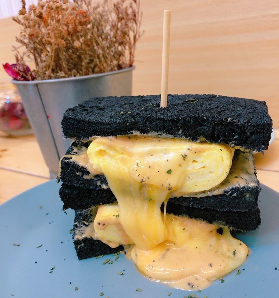 魚吃土手作三文治 爆漿起司瀑布黑磚三明治 台中早餐店推薦 台中早餐必吃推薦 台中好吃早餐台中超好吃早餐台中特色早餐