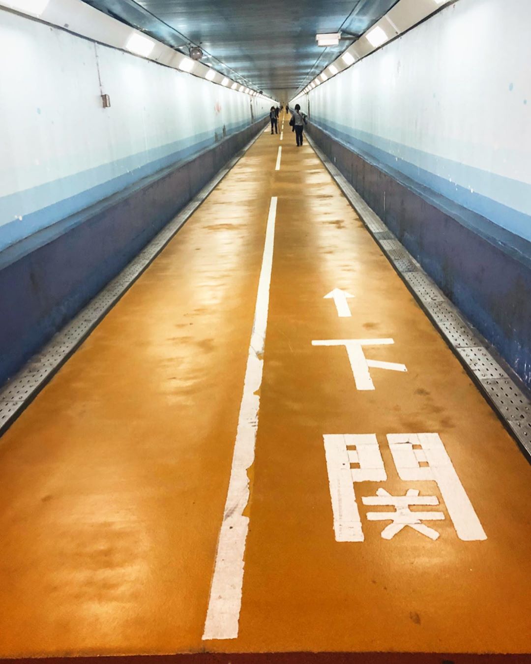 經由關門海峽海底隧道，可由門司港直底下關，這裡的唐戶市場，有著眾多新鮮海鮮，等著你來品嘗。｜門司港 福岡 Fukuoka 福岡自由行 福岡景點 福岡行程 福岡美食 福岡必玩 福岡好去處 福岡購物 福岡必食