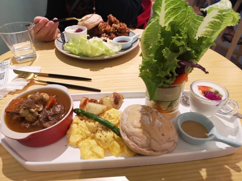 羅東咖啡廳「綠羽咖啡」還有更多特製的限量餐點，等著你來嘗鮮喔 宜蘭美食 宜蘭必食 宜蘭必吃 羅東美食