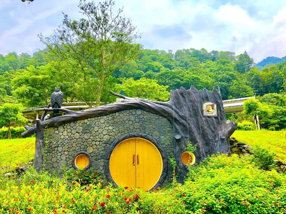 涼山休息區 屏東哈比人小屋 彩虹巴士 彩虹階梯 涼山瀑布 屏東打卡景點 屏東網紅景點
屏東景點 屏東旅遊 屏東自由行 屏東觀光 霧台秘境 枯水期 雲豹之湯 屏東秘境