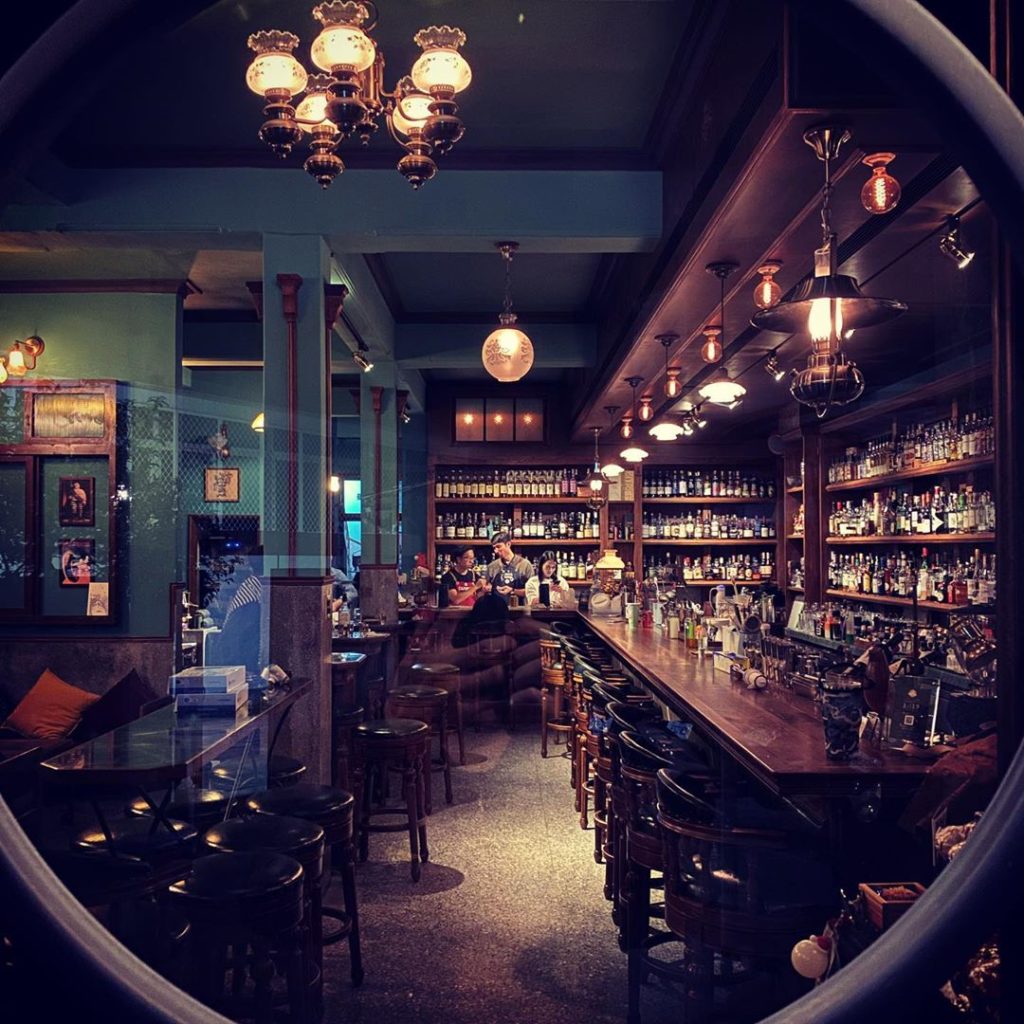 Bar Home Bar TCRC 台南酒吧 台南老宅酒吧 台南獨棟酒吧 台南好去處