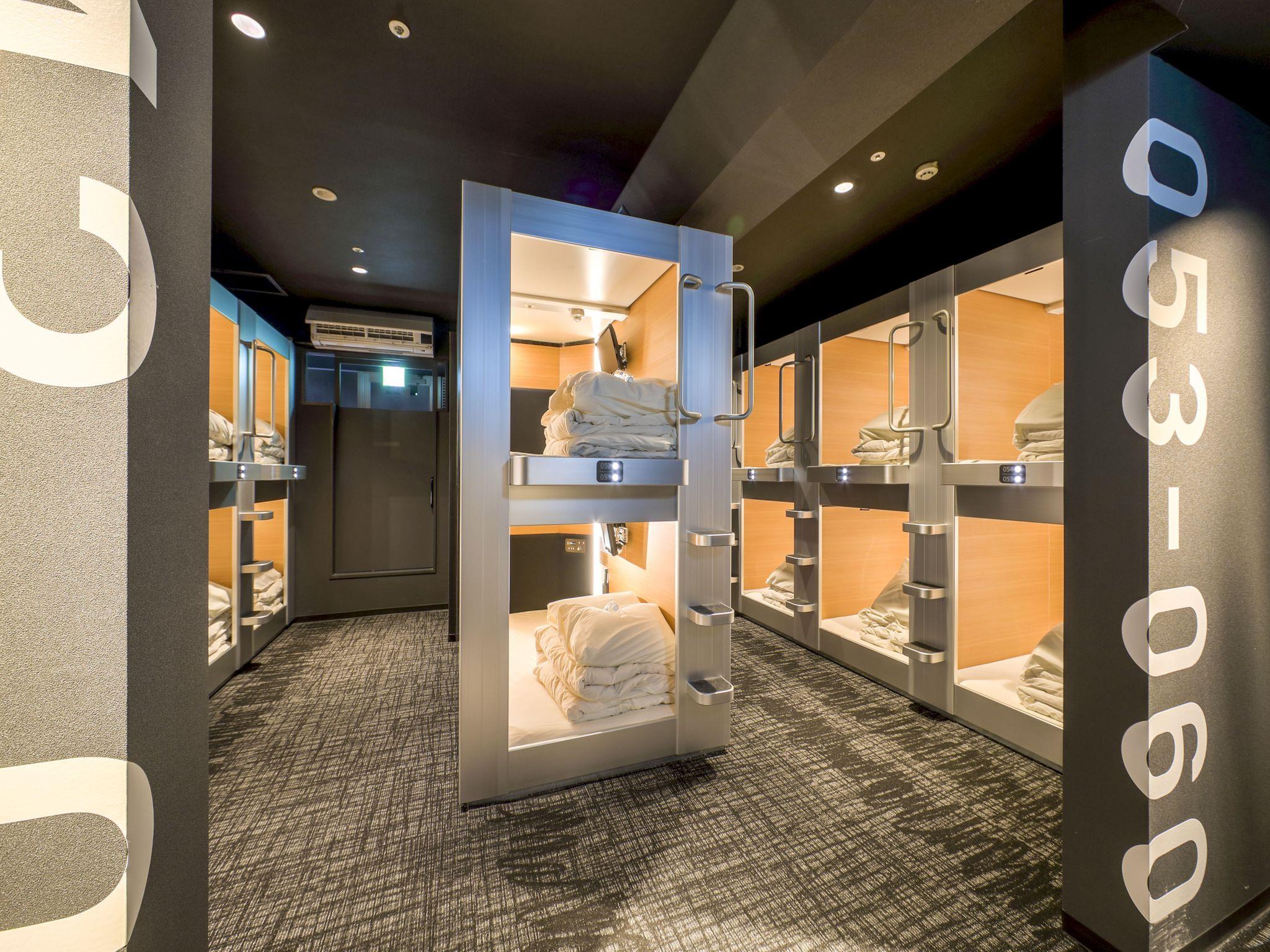 男性絕對會喜歡：新日本膠囊飯店Cabana (New Japan Capsule Hotel Cabana For Men)