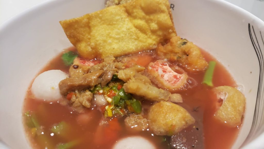 粉紅醃豆醬湯麵粉紅湯頭 泰式粉麵店 泰國粿條 泰式不辣粉麵 曼谷美食 曼谷必吃 曼谷必食 曼谷不辣美食