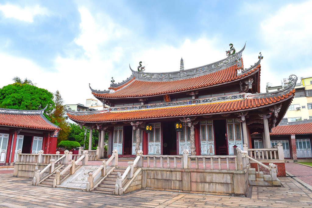 忠權社區 八卦山 文學步道 彰化市景點 彰化一日遊 彰化台鐵宿舍村 彰化扇形車庫 彰化景點 彰化打卡景點 彰化景點推薦 賴和詩牆銀河廊道
