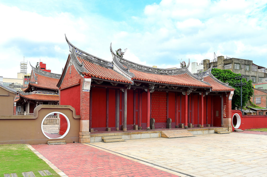 忠權社區 八卦山 文學步道 彰化市景點 彰化一日遊 彰化台鐵宿舍村 彰化扇形車庫 彰化景點 彰化打卡景點 彰化景點推薦 賴和詩牆銀河廊道