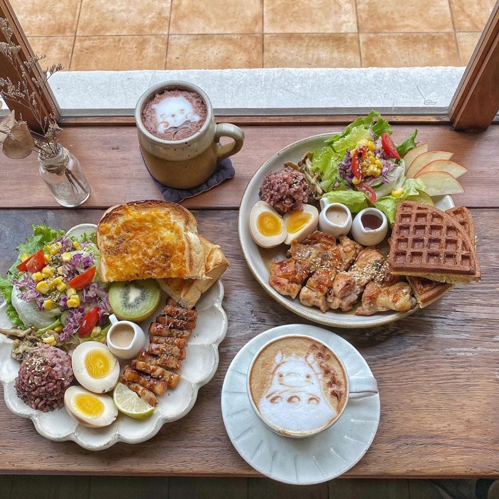 mitaka 3e cafe 山丸日式飯糰 魚吃土手作三文治 爆漿起司瀑布黑磚三明治 台中早餐店推薦 台中早餐必吃推薦 台中好吃早餐台中超好吃早餐台中特色早餐
