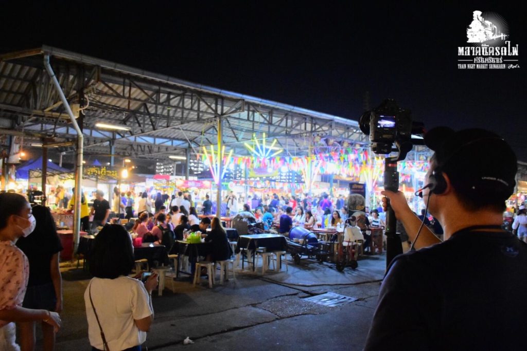席娜卡琳火車市集(Train Night Market Srinakarin)​ 曼谷市集 曼谷夜市 曼谷必逛 曼谷購物