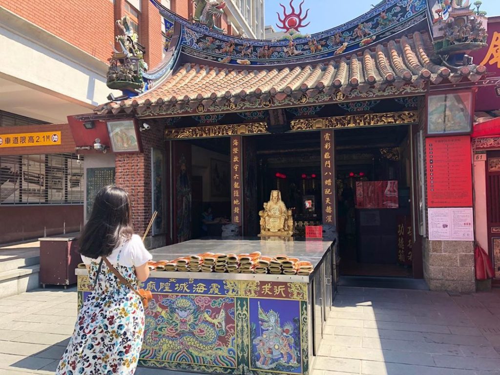 霞海城隍廟 台北大稻埕 大稻埕必吃美食 大稻埕交通怎麼去 大稻埕和迪化街景點 大稻埕必逛碼頭市集 大稻埕老街