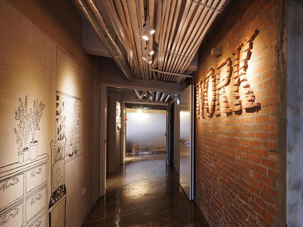 台北 台北住宿 台北飯店 台北酒店 台北膠囊酒店 悠逸行旅 Uinn Travel Hostel 黑熊好眠站 Hey Bear Capsule Hotel 台灣青旅膠囊旅店 Taiwan Youth Hostel & Capsule Hotel 東門3號膠囊旅店 DONGMEN 3 Hostel WORK INN 北車館 WORK INN TPE
