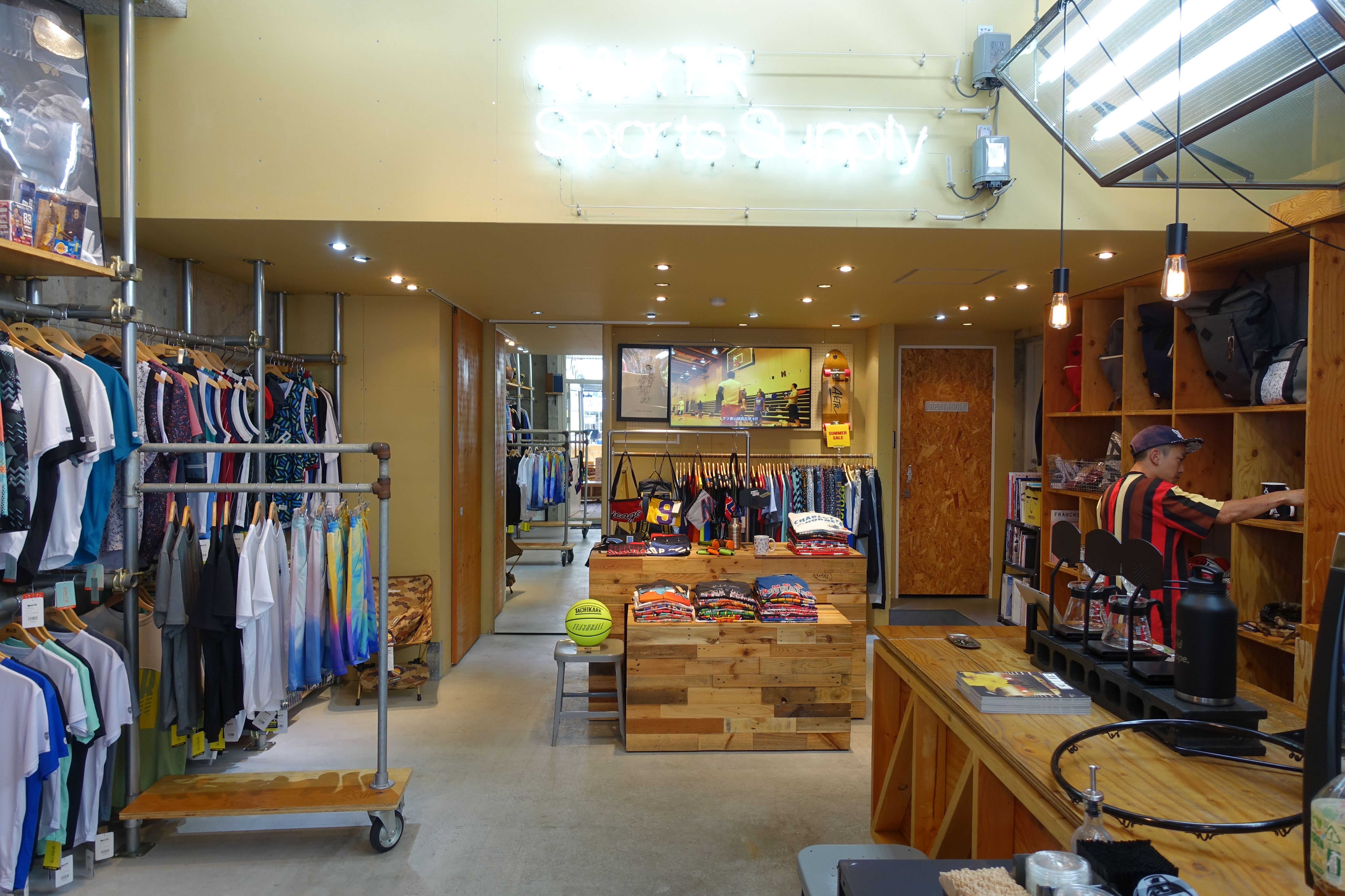 大阪美國村 AKTR Sports Supply