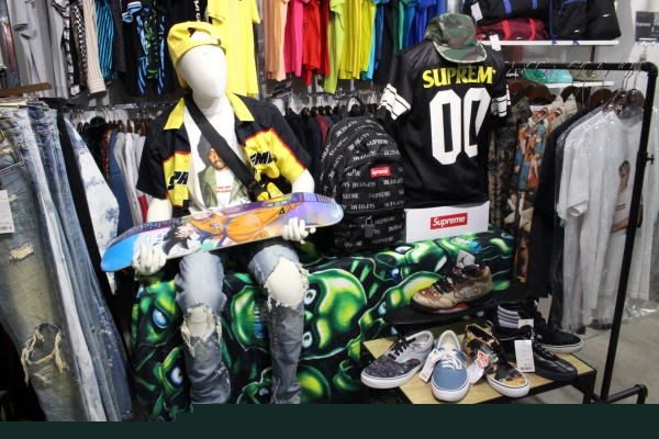 東京逛街必去！潮流品牌集中地「裏原宿」A Bathing Ape