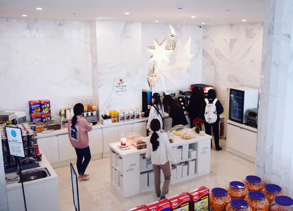 Cafe Byul Bed 별침대 Waveon Coffee 웨이브온커피 百花齊放 백화제방 森林咖啡廳 롶속 TERAROSA COFFEE 테라로사 午後的紅茶 오후의 홍차 RACOONAMATATA 라쿠나마타타 釜山 釜山cafe 釜山打卡cafe 釜山咖啡廳 釜山打卡咖啡廳 釜山咖啡店 釜山打卡咖啡店
