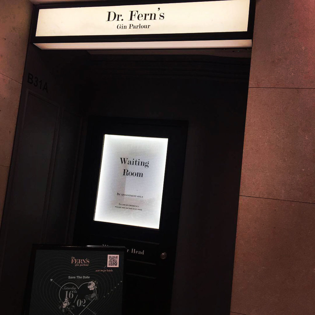 中環Dr.Fern’s Gin Parlour入口 香港酒吧 中環酒吧 中環Speakeasy酒吧 中環Hidden Bar