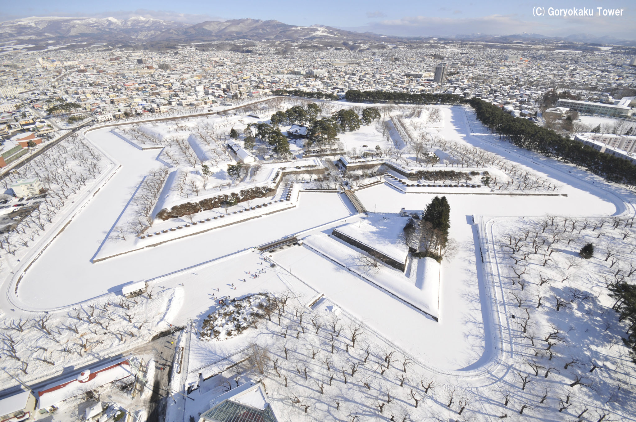 五稜郭公園 Goryokaku Park 五稜郭塔 Goryokaku Tower 五稜星之夢 五稜郭公園櫻花 五稜郭公園紅葉｜北海道 Hokkaido 北海道景點 北海道行程 北海道道南景點 函館 Hakodate 函館景點 函館交通 函館市電 函館市電一日券 函館行程 函館一日遊