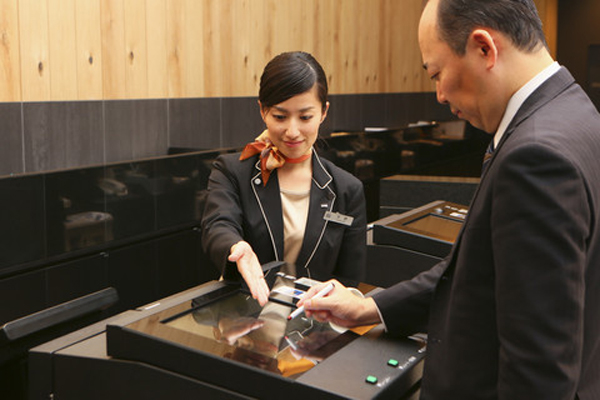 血拼必住！車站5分鐘、近購物點！新宿方便酒店十選！﹝後篇﹞Hotel Gracery Shinjuku(哥斯拉酒店) - 自助式入住登記系統