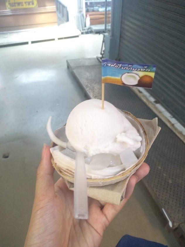 人氣椰子冰Coco JJ 恰圖恰周末市集 (Chatuchak Weekend Market)​​ 曼谷市集 曼谷夜市 曼谷必逛 曼谷購物