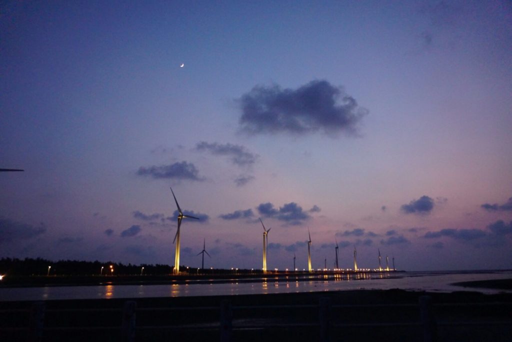 台中自由行 台中景點 台中必去 台中好去處 台中天空之鏡 高美濕地 風車大道