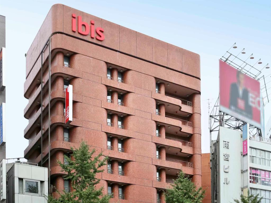 血拼必住！車站5分鐘、近購物點！新宿方便酒店十選！﹝後篇﹞宜必思東京新宿酒店 Ibis Tokyo Shinjuku - 酒店外觀