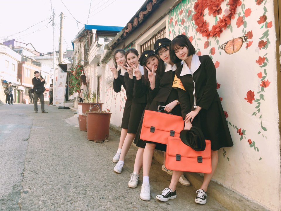Jolly Store 졸리상점 復古校服 回答吧！1988校服體驗 校服體驗 梨花洞壁畫村 梨花洞壁畫村打卡 梨花洞壁畫村必去