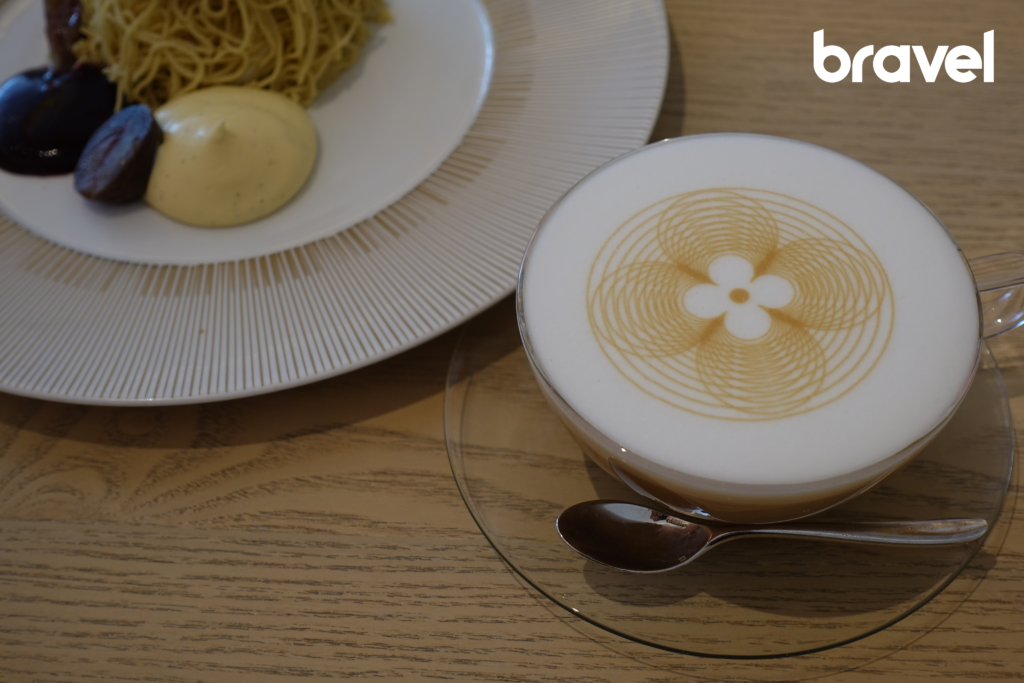 V Royal milk tea from Le Cafe V, Osaka Japan