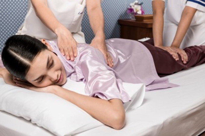 曼谷按摩店推介曼谷SPA中心「Let's Relax Spa」在曼谷市內有多定分店,除了泰式按摩,還有精油按摩、熱石按摩、四手按摩等