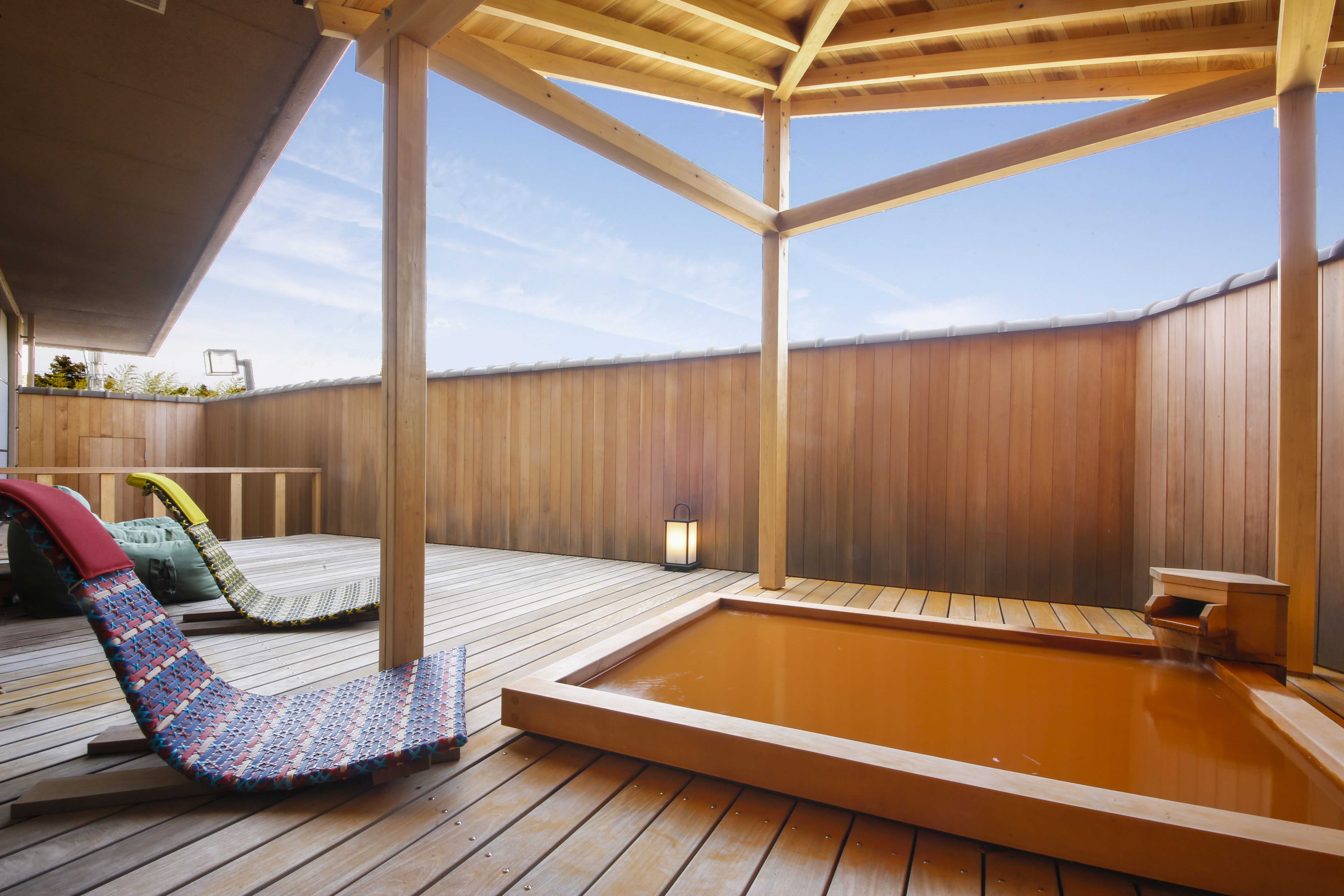 女湯「ととやの湯」室外金泉露天風呂｜有馬溫泉SPA TERRACE 紫翠（Shisui｜スパ テラス 紫翠）有馬溫泉 有馬溫泉旅館 有馬溫泉酒店 有馬溫泉飯店 有馬天然溫泉 Arima Onsen 有馬温泉