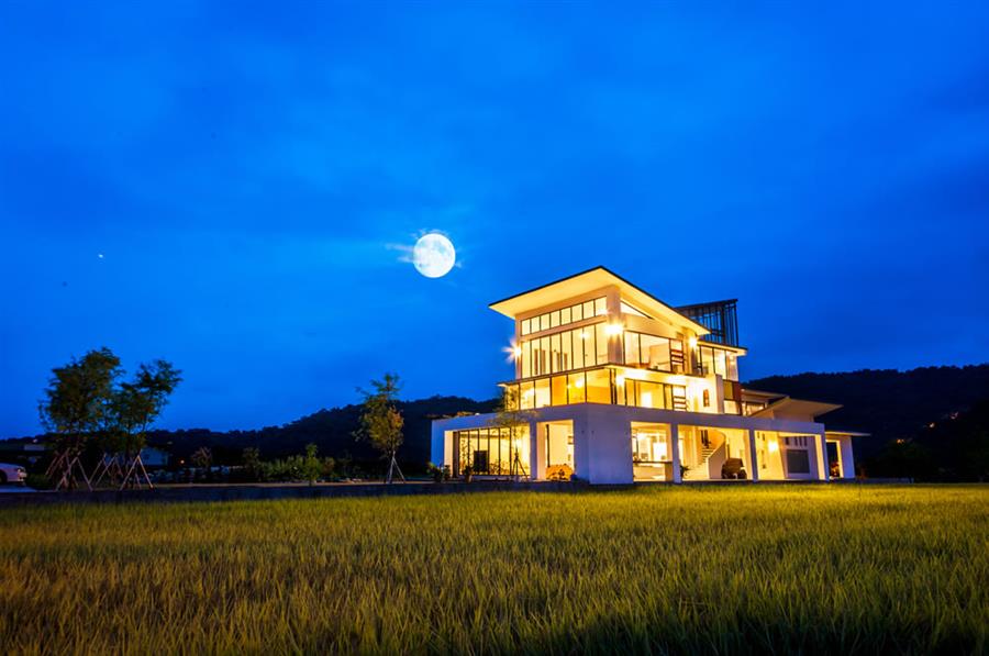 宜蘭住宿 宜蘭民宿 宜蘭親子住宿 宜蘭親子民宿 宜蘭溜滑梯民宿 宜蘭農場 宜蘭露營
湖漾189風格旅店