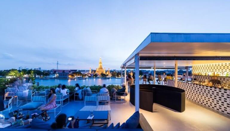曼谷SKYBAR Sala Rattanakosin Bangkok正對鄭王廟景觀怡人
