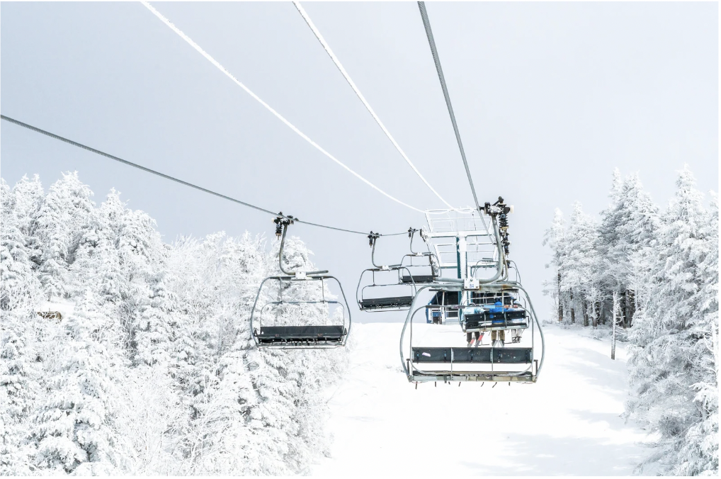 乘登山車上雪山