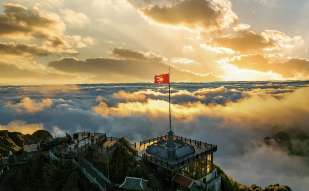 在番西邦峰頂,欣賞壯麗的景色