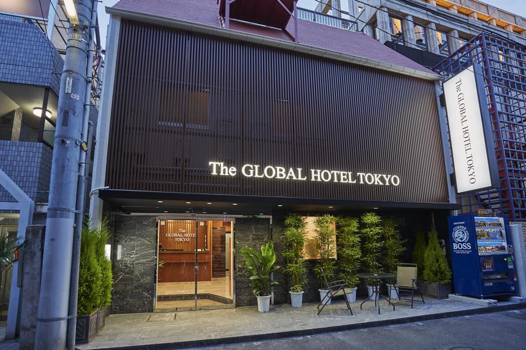 旅館外觀 窮遊東京！新宿獨遊必住膠囊旅館！ - The GLOBAL HOTEL TOKYO