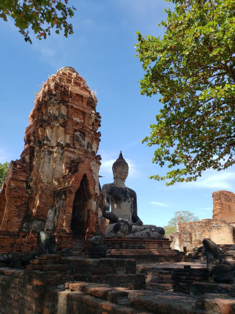 大城樹中佛 瑪哈泰寺（Wat Mahathat）​大城景點 大城一日遊 大城行程 曼谷大城交通